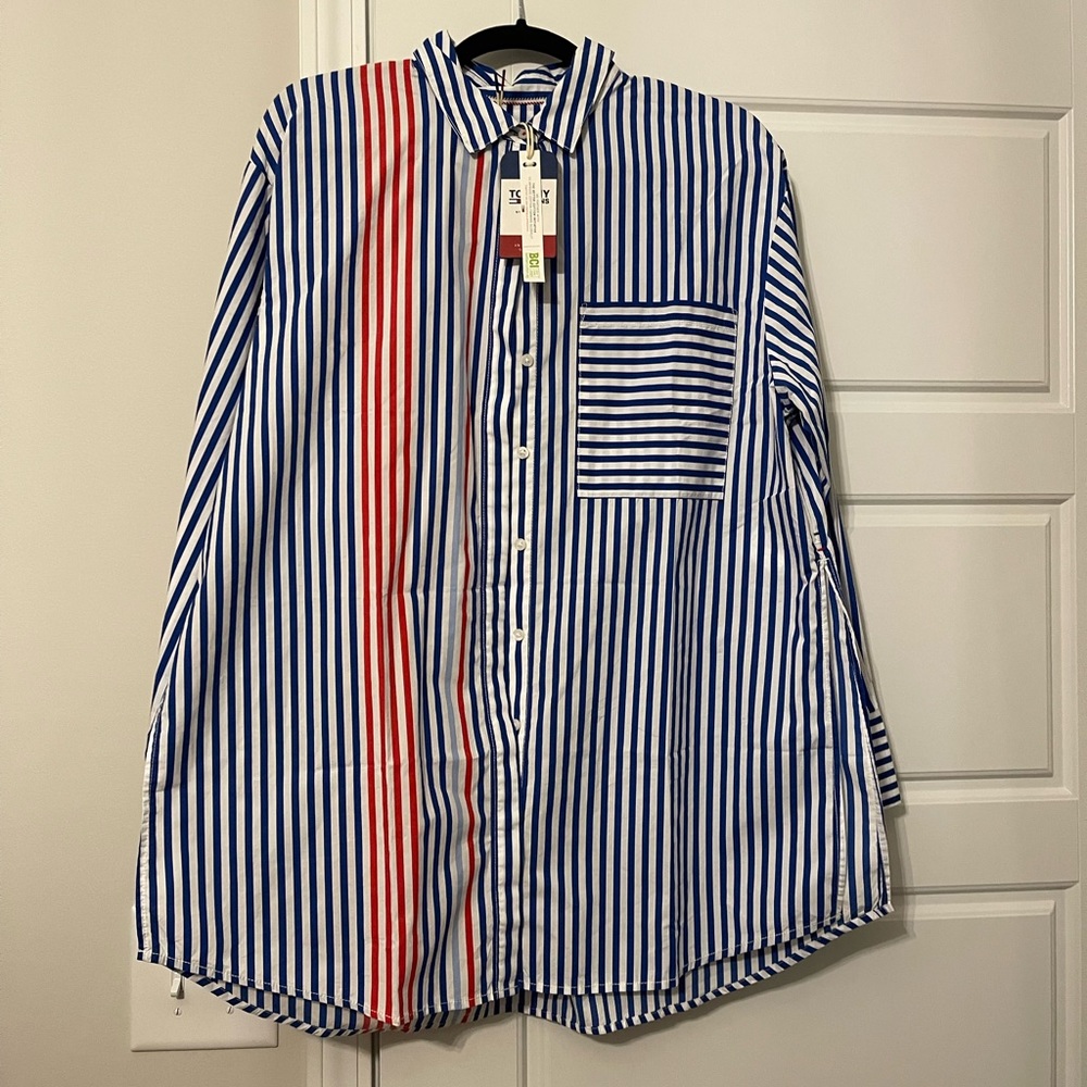 NWT- Tommy Hilfiger button down shirt with side slits
